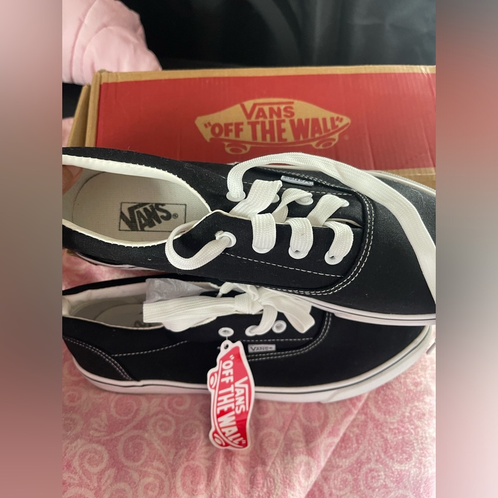 9.5 Mens ❤️ Vans Black and White Low-Top Canvas Sneakers Mens